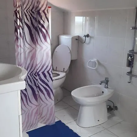Rea شقة